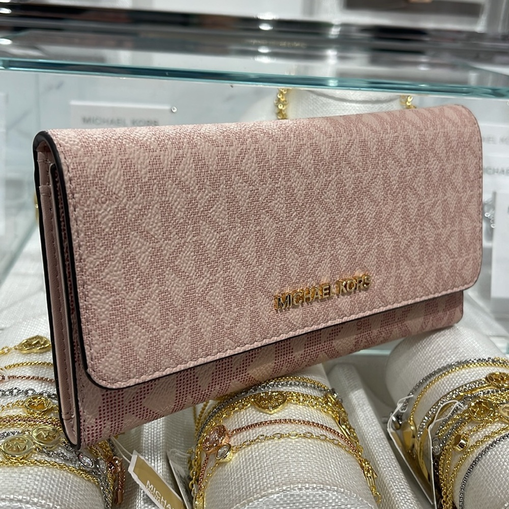 Michael Kors Jet Set Large Logo Trifold Wallet
Powder Blush Multi
NWT - Picture 3 of 16